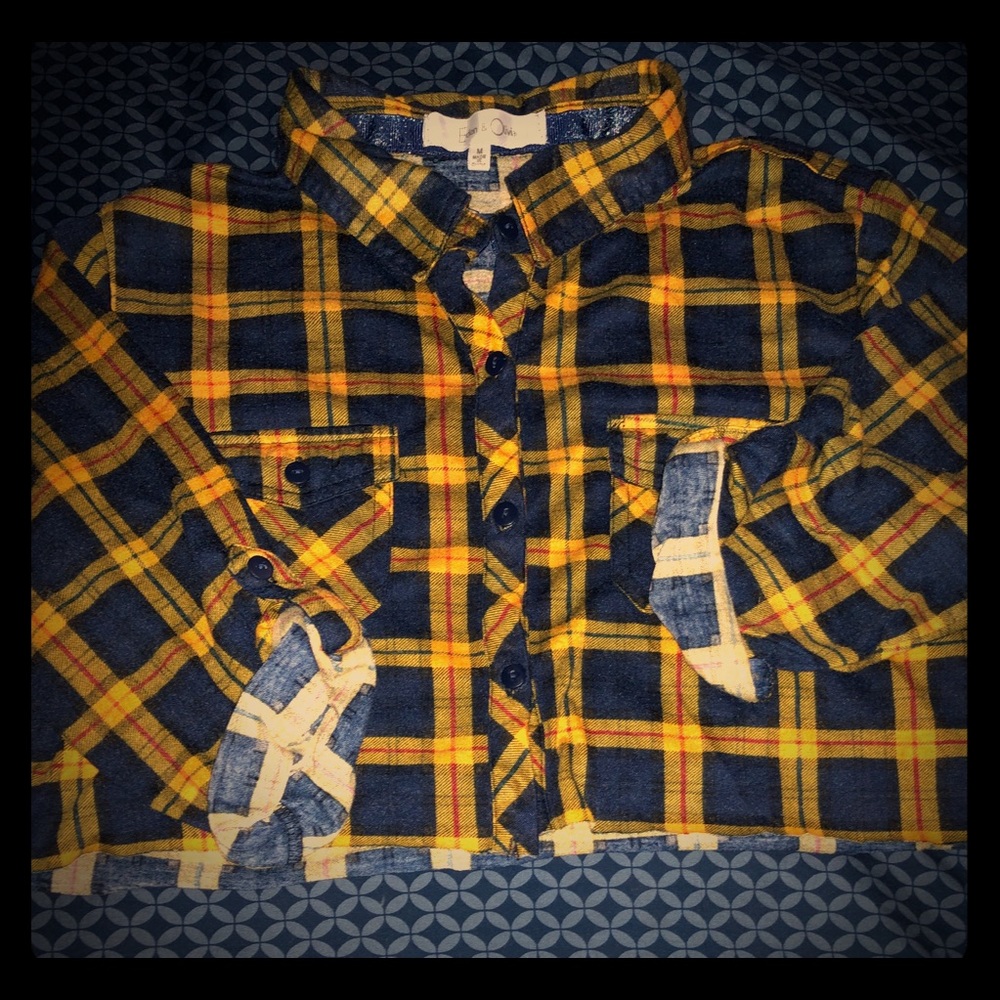 Checkered stripped cropped flannel